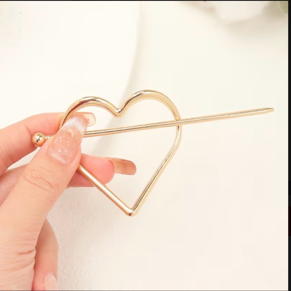 Gold Heart Hair Clip - Picture 3 of 4
